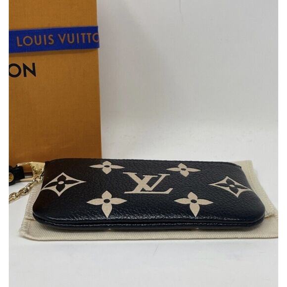 Louis Vuitton Bicolor KEY CLES POUCH BNIB - Picture 5 of 10